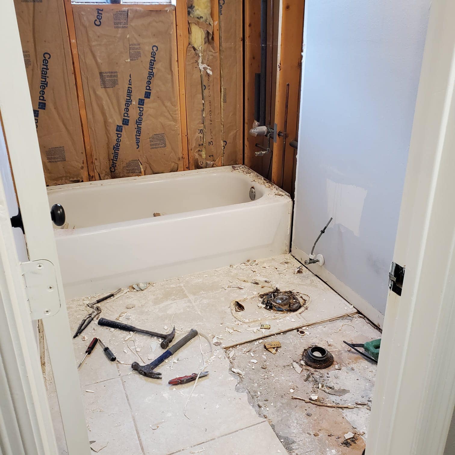 Master Bath — Travertine & Chandelier photo 2